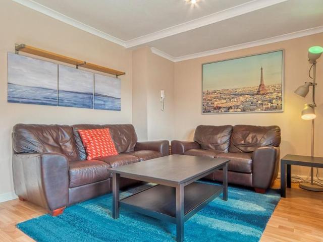 4 bedroom flat to rent