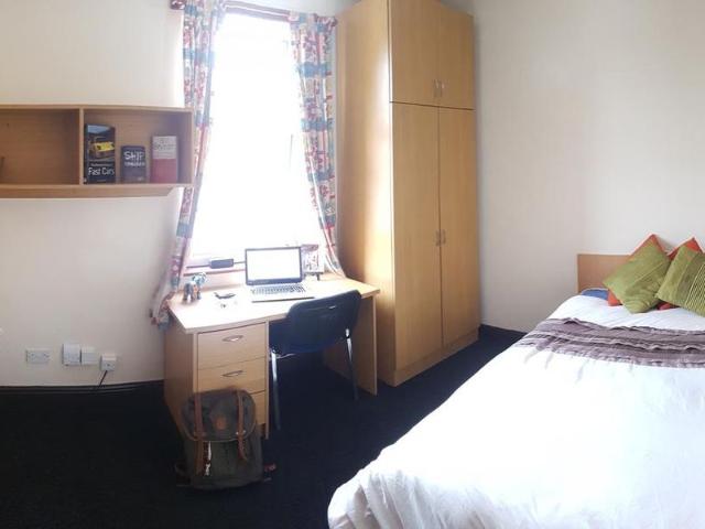 4 bedroom flat to rent