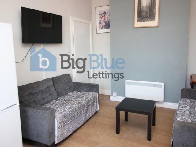 4 bedroom flat to rent