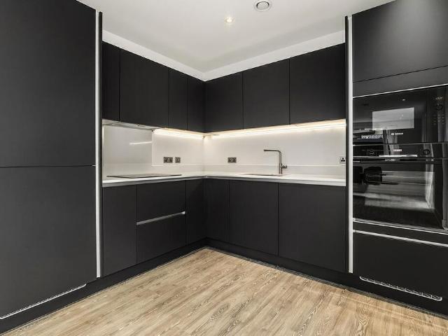 4 bedroom flat to rent