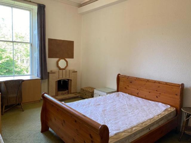 4 bedroom flat to rent