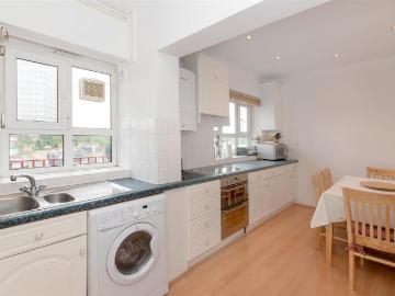 4 bedroom flat to rent