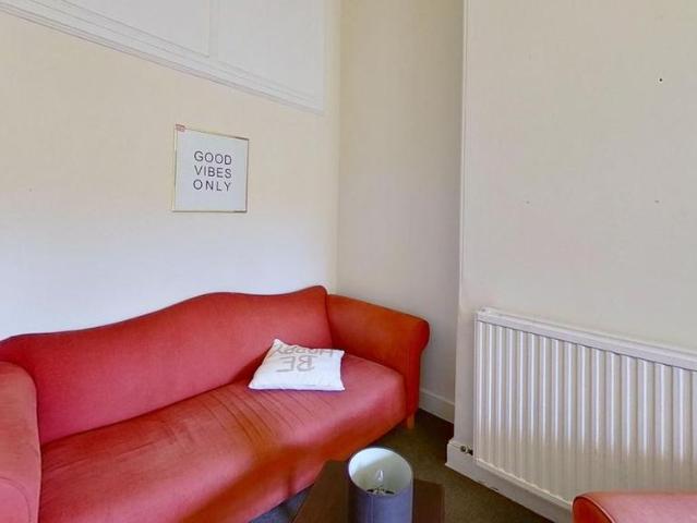 4 bedroom flat to rent