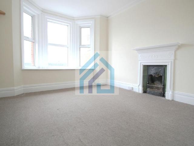 3 bedroom flat to rent