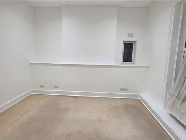 4 bedroom flat to rent