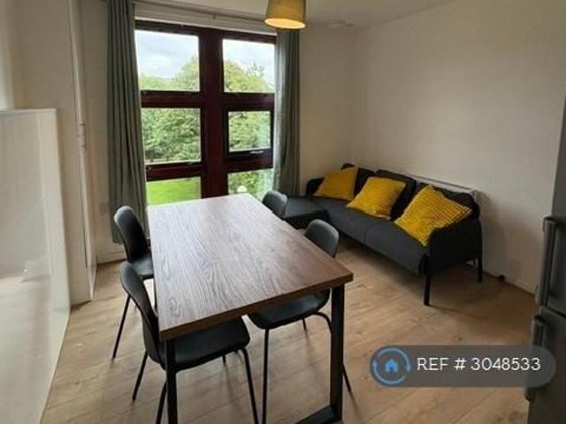 4 bedroom flat to rent