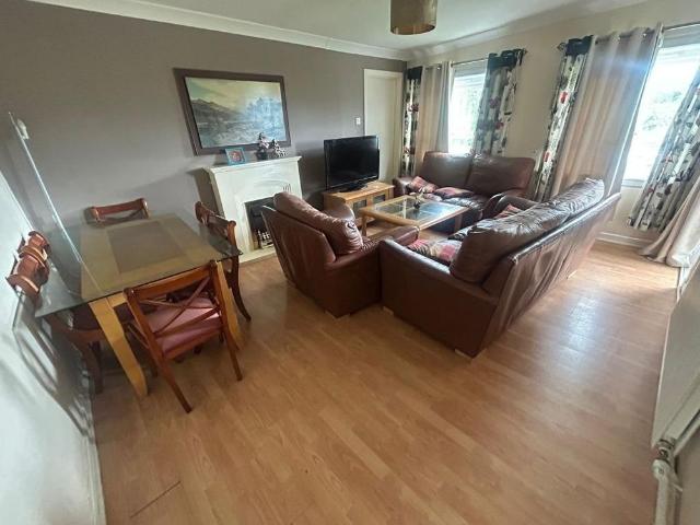 4 bedroom flat to rent