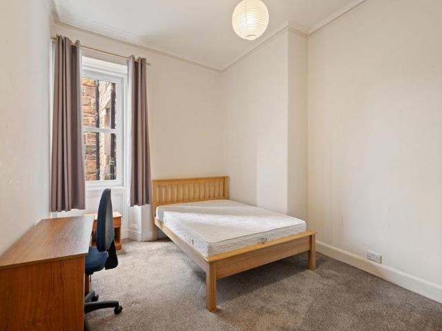 4 bedroom flat to rent
