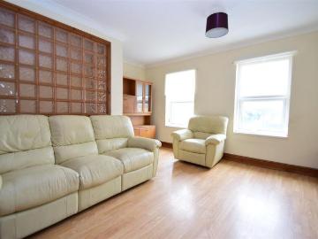 4 bedroom flat to rent