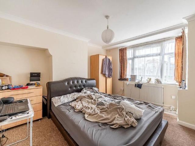 4 bedroom flat to rent