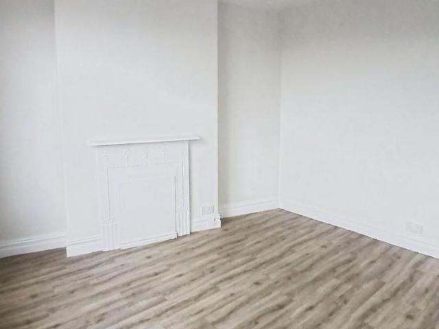 4 bedroom flat to rent