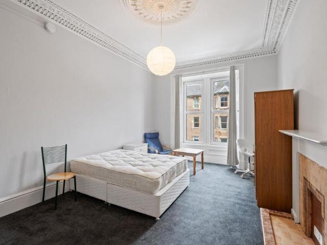4 bedroom flat to rent