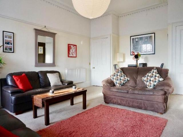 4 bedroom flat to rent