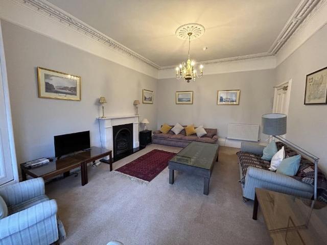 4 bedroom flat to rent