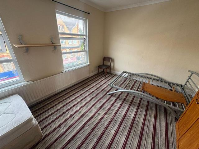 4 bedroom flat to rent