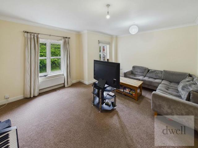 4 bedroom flat to rent
