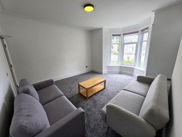 4 bedroom flat to rent