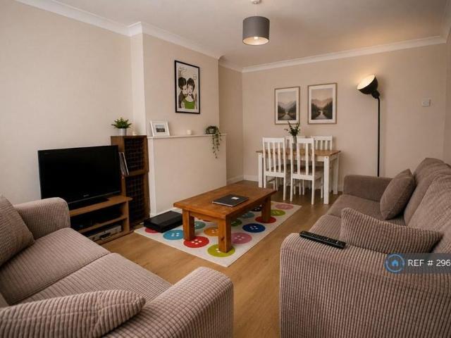4 bedroom flat to rent