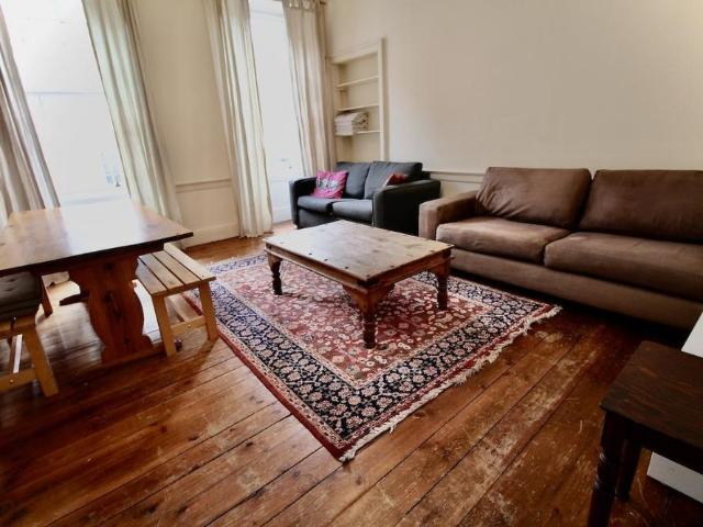 4 bedroom flat to rent