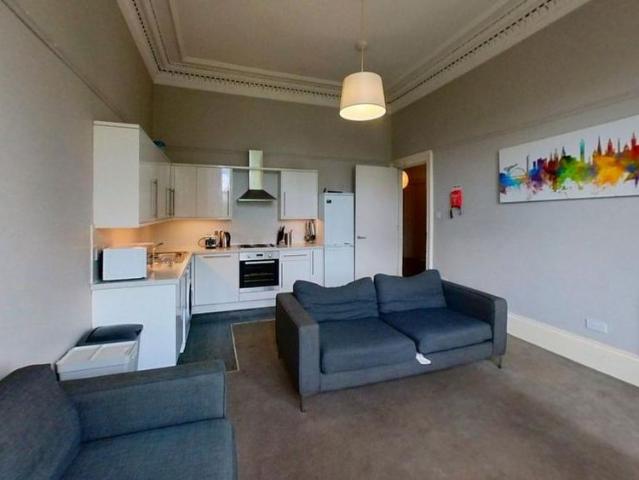 4 bedroom flat to rent