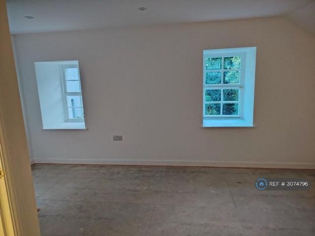 4 bedroom flat to rent