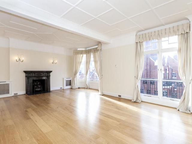 4 bedroom flat to rent