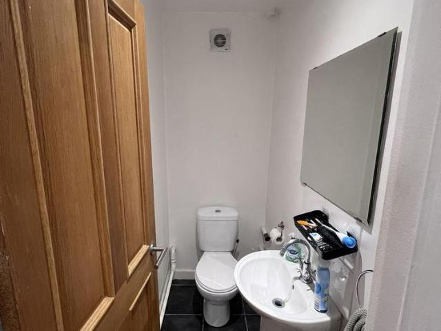 4 bedroom flat to rent