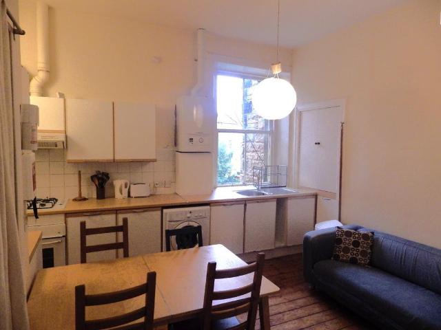 4 bedroom flat to rent