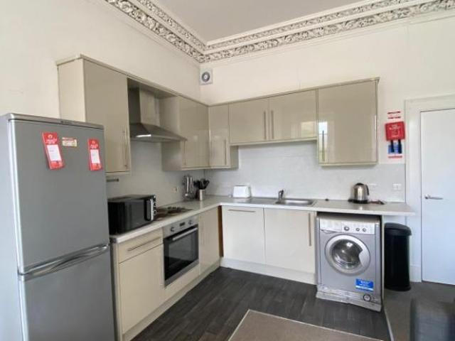 4 bedroom flat to rent