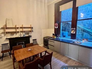 4 bedroom flat to rent