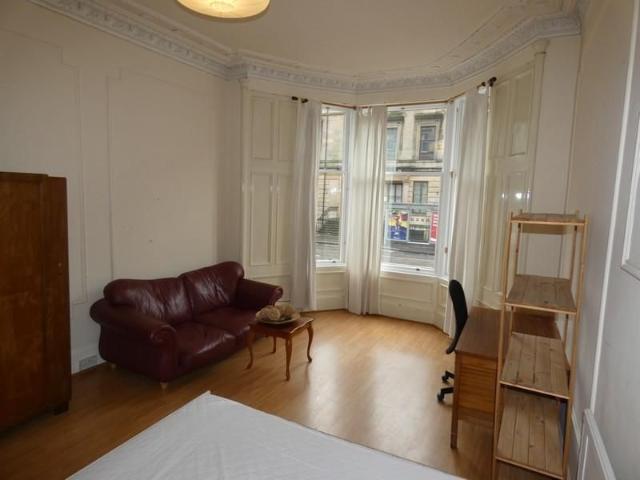 4 bedroom flat to rent