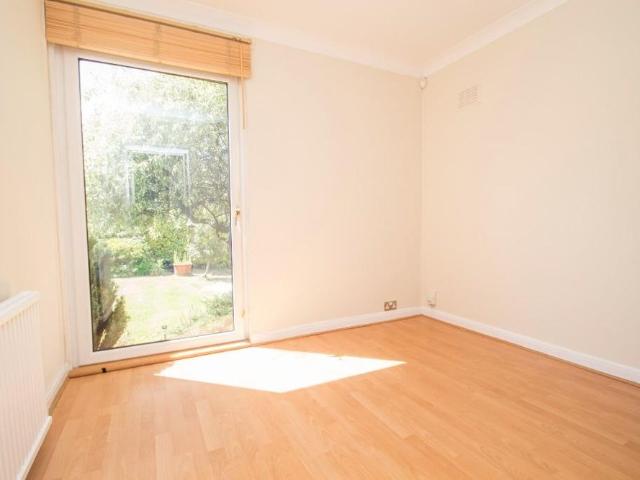 4 bedroom flat to rent