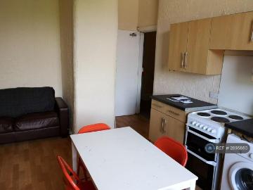 Glasgow, Glasgow and Clyde Valley - Equipped kitchen