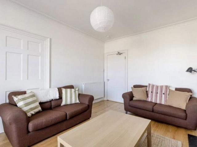 4 bedroom flat to rent
