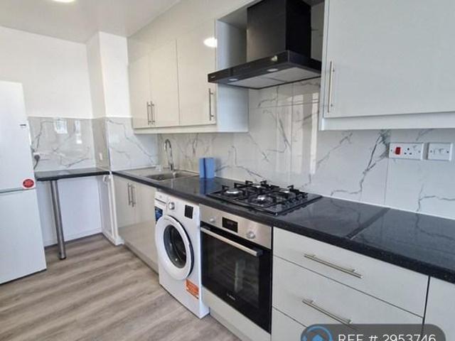 4 bedroom flat to rent