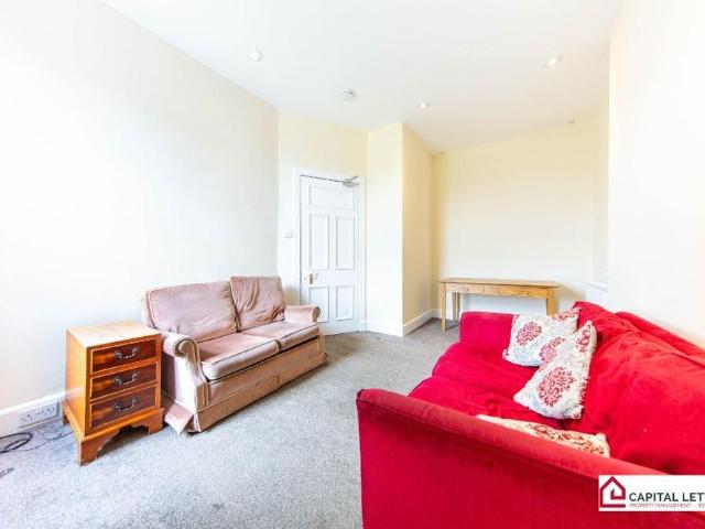 4 bedroom flat to rent