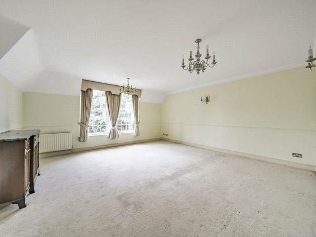 4 bedroom flat to rent