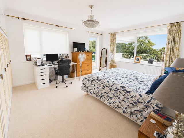 4 bedroom flat to rent