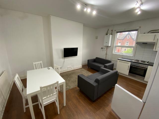 4 bedroom flat to rent