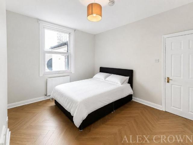 4 bedroom flat to rent