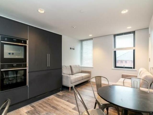 4 bedroom flat to rent
