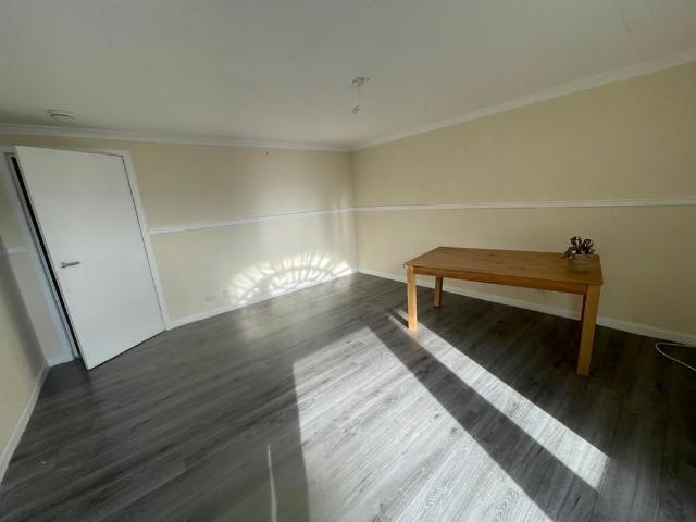 4 bedroom flat to rent