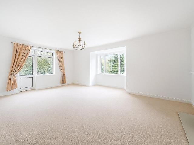 4 bedroom flat to rent