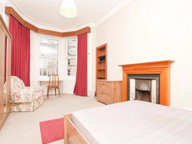 4 bedroom flat to rent