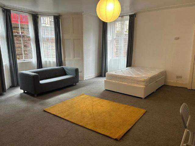 4 bedroom flat to rent