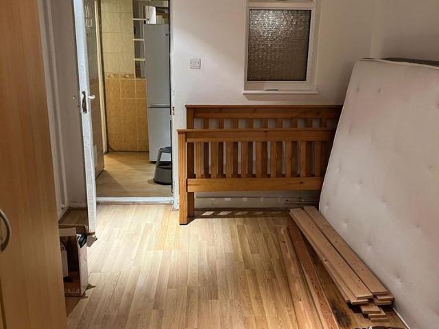 4 bedroom flat to rent