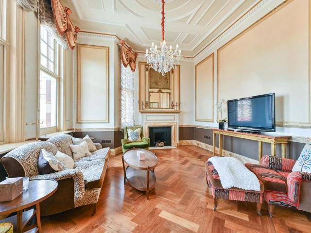 4 bedroom flat to rent