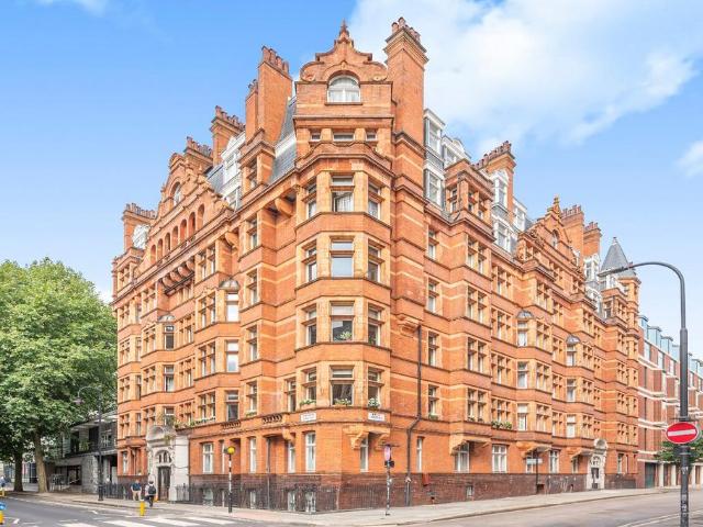4 bedroom flat for sale
