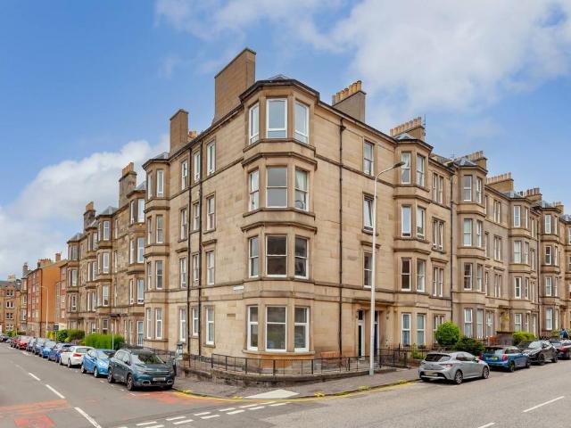 4 bedroom flat for sale