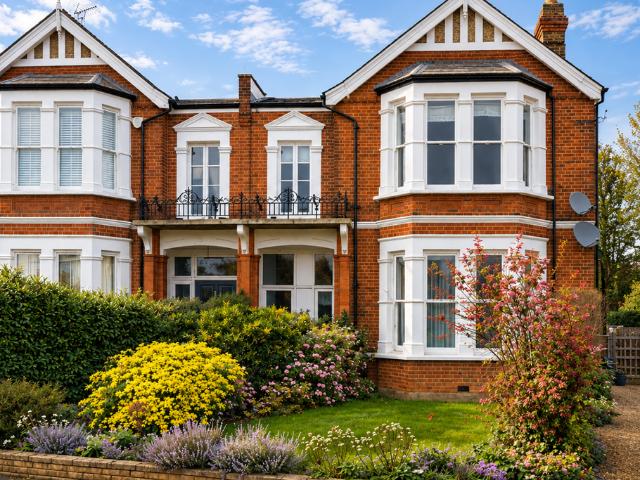 4 bedroom maisonette for sale